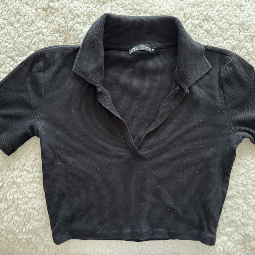 Black t-shirt